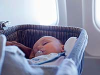 Перевозка младенцев в самолете
